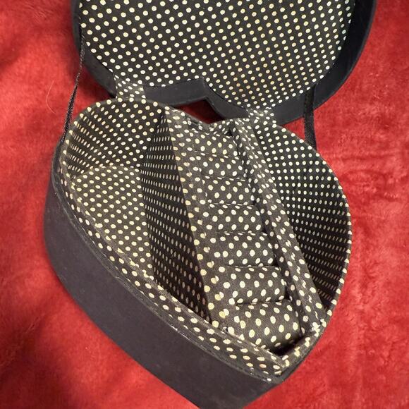 Anna Sui Heart Shaped Jewelry Box Cat Design Embroidered Vintage Style - Picture 5 of 8